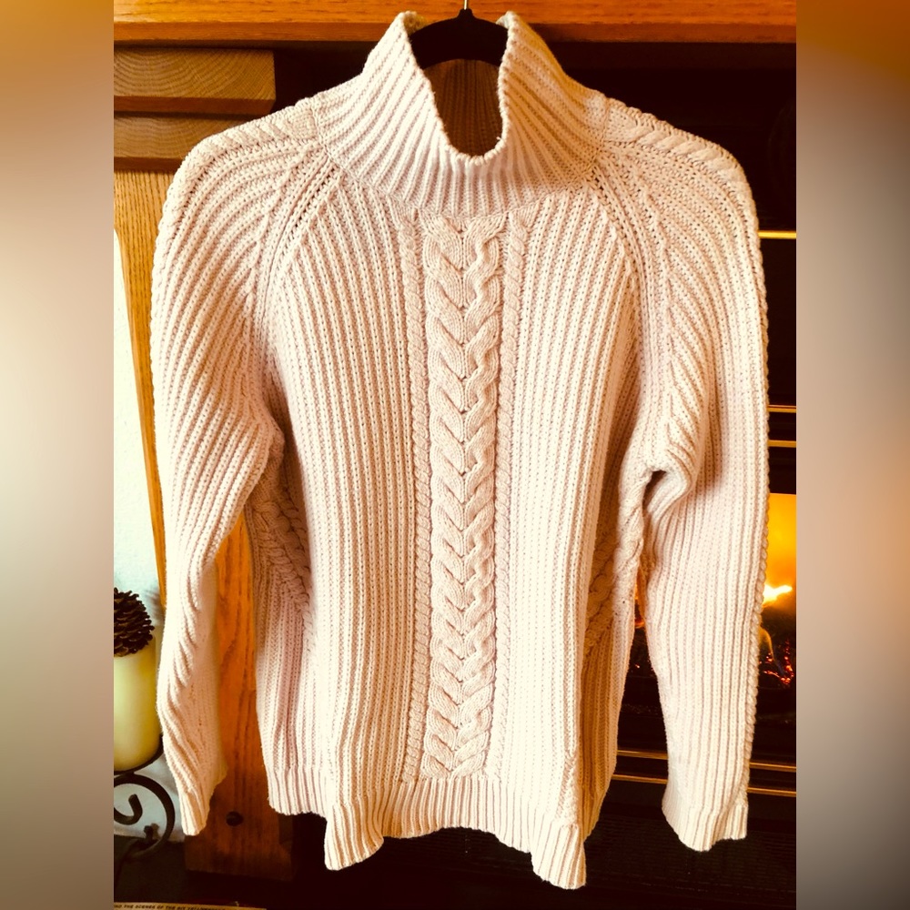 Lululemon Pastel Pink Cable Knit Soft Sweater beautiful nicely weighted Size 8